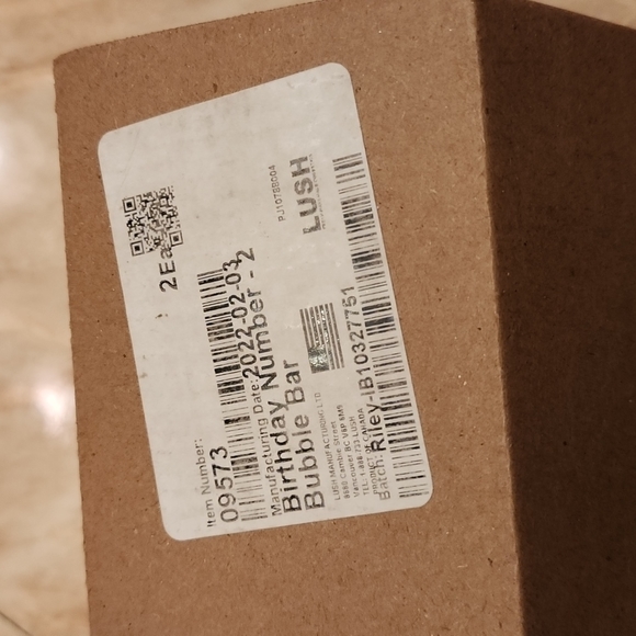 LUSH #2 bath bomb - Picture 2 of 3